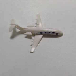 Flugzeug 67x55mm aus Kunststoff